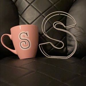 Great mug and little “S” decor!